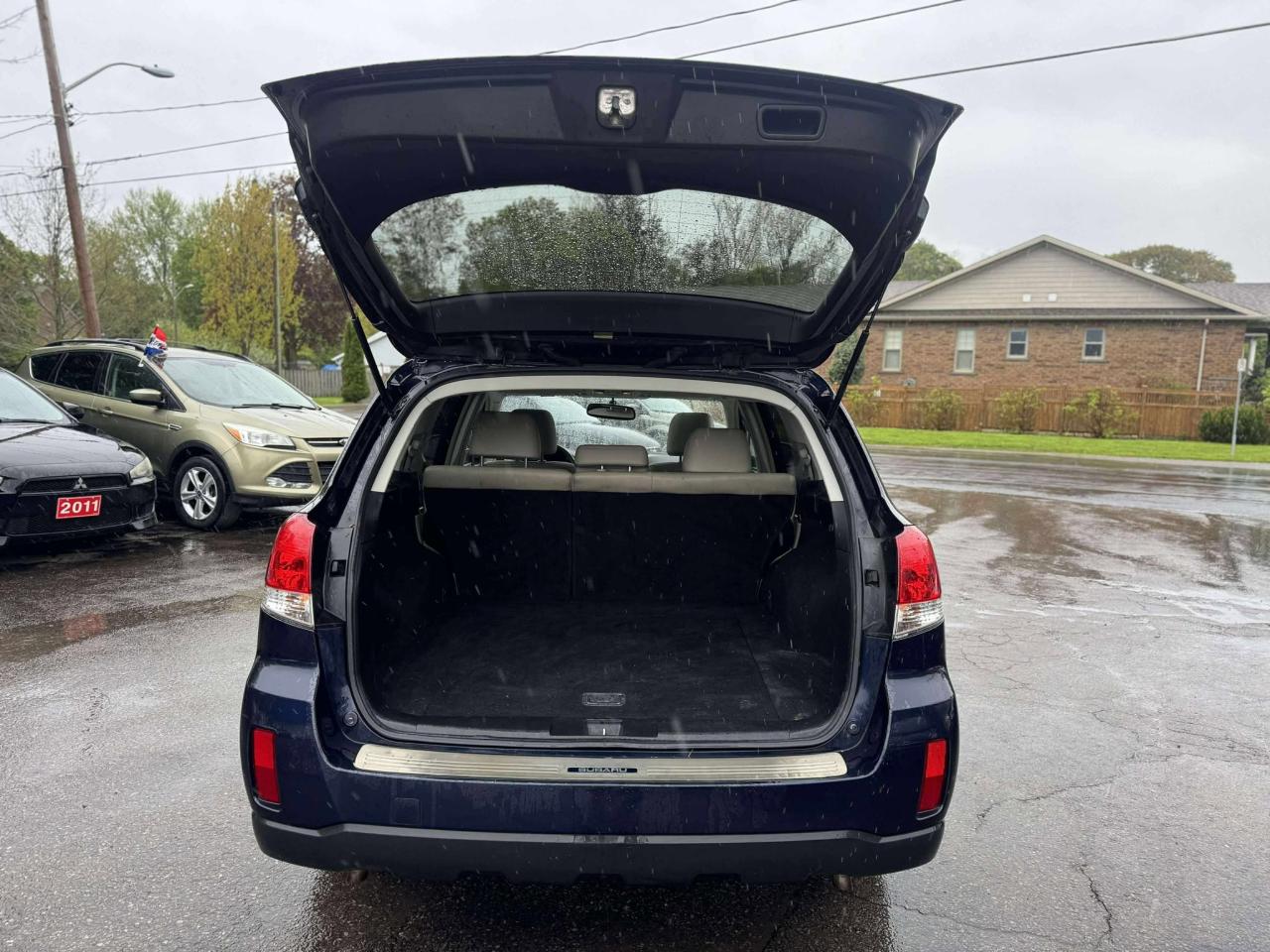 2013 Subaru Outback 3.6R w/Limited Pkg - Photo #9
