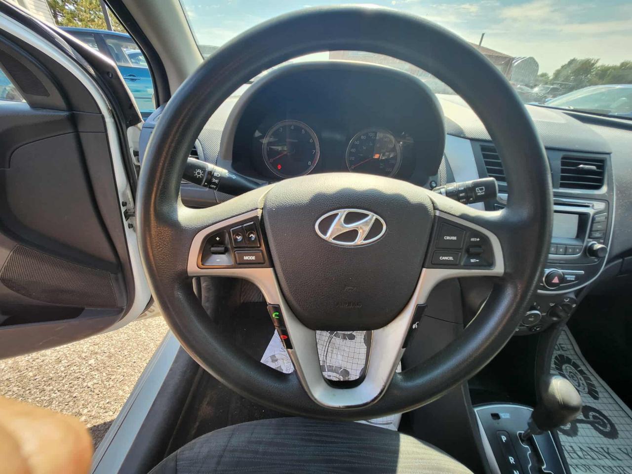 2016 Hyundai Accent 5DR HB AUTO GL - Photo #28