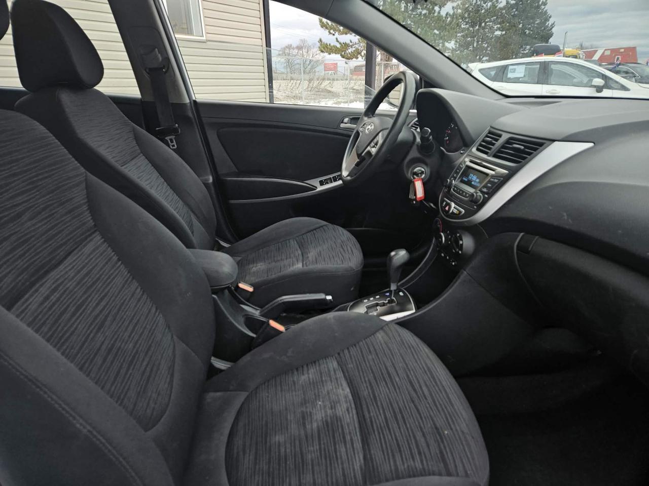 2016 Hyundai Accent GL Photo