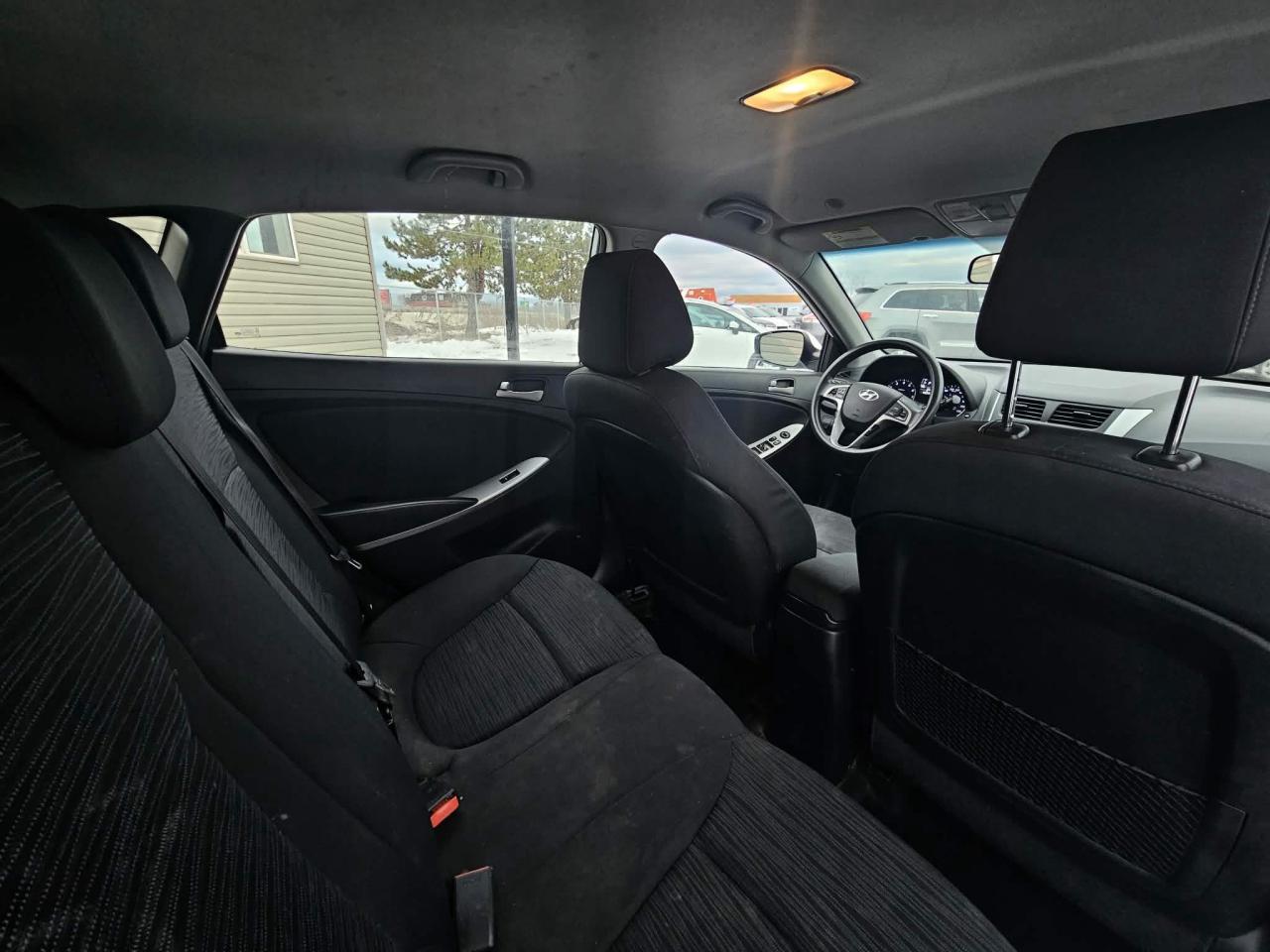 2016 Hyundai Accent GL Photo