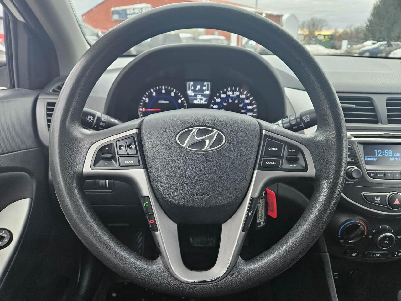 2016 Hyundai Accent GL Photo