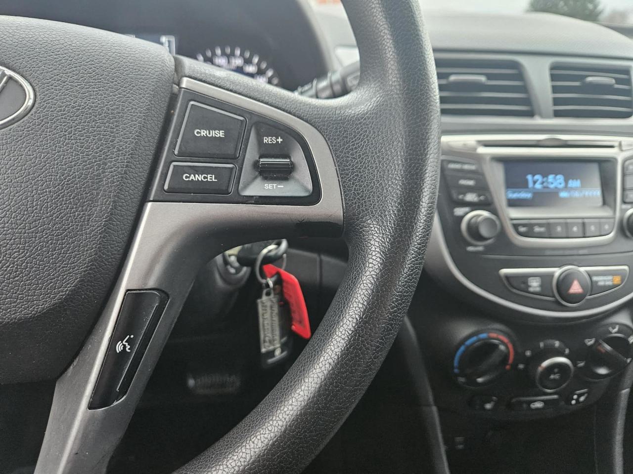 2016 Hyundai Accent GL Photo