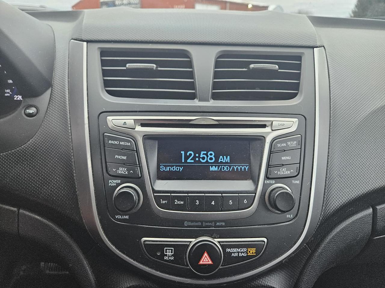 2016 Hyundai Accent GL Photo