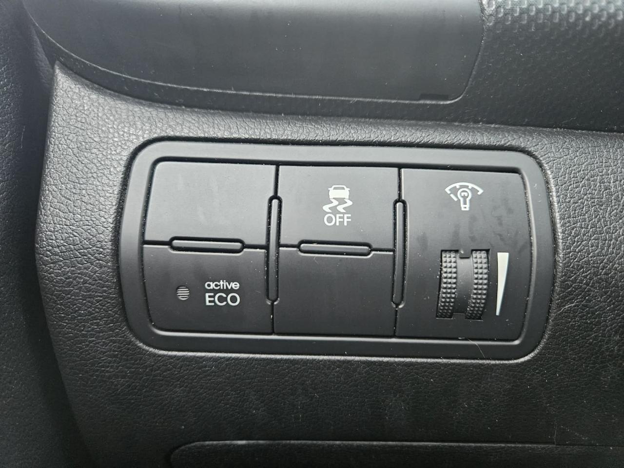 2016 Hyundai Accent GL Photo