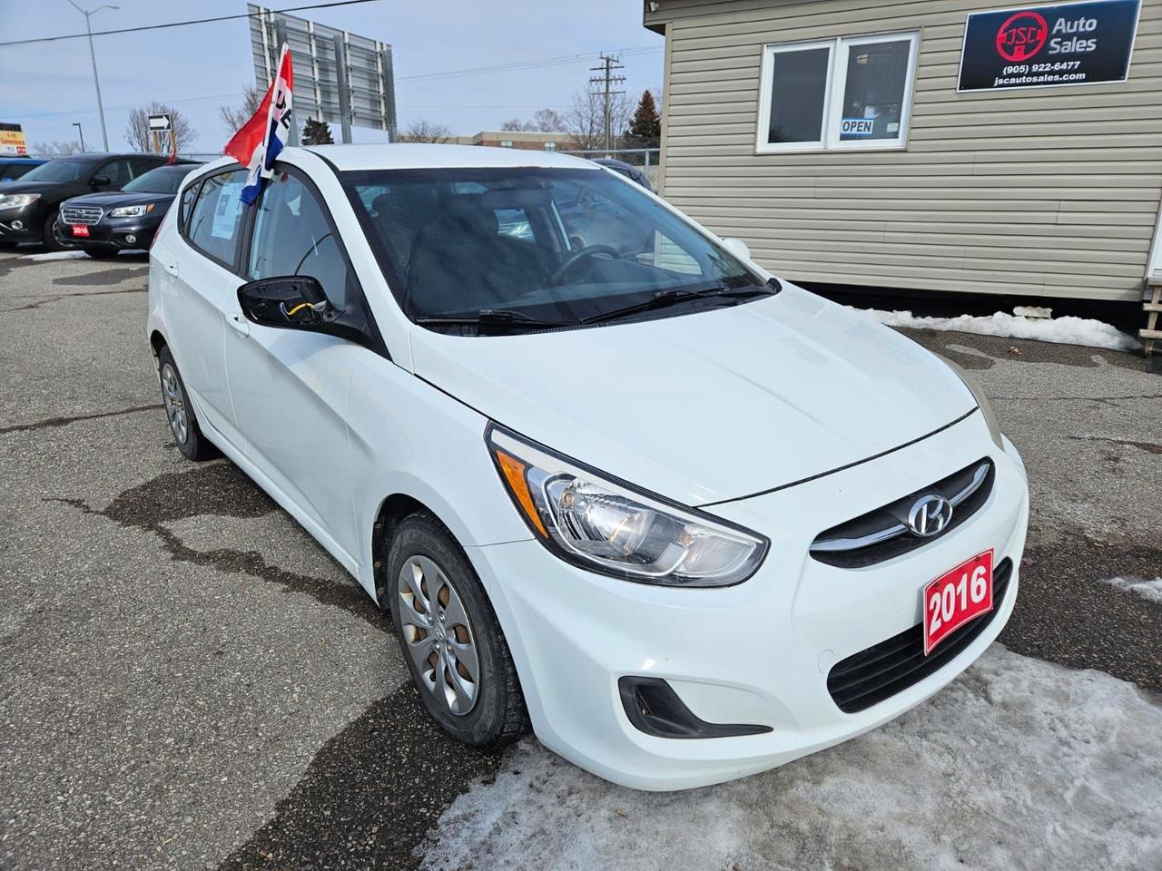 2016 Hyundai Accent 5DR HB AUTO GL - Photo #1