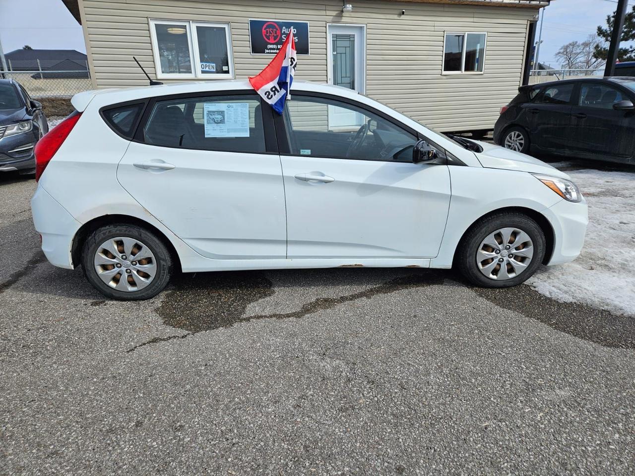 2016 Hyundai Accent 5DR HB AUTO GL Photo