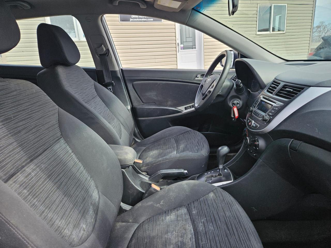 2016 Hyundai Accent 5DR HB AUTO GL Photo