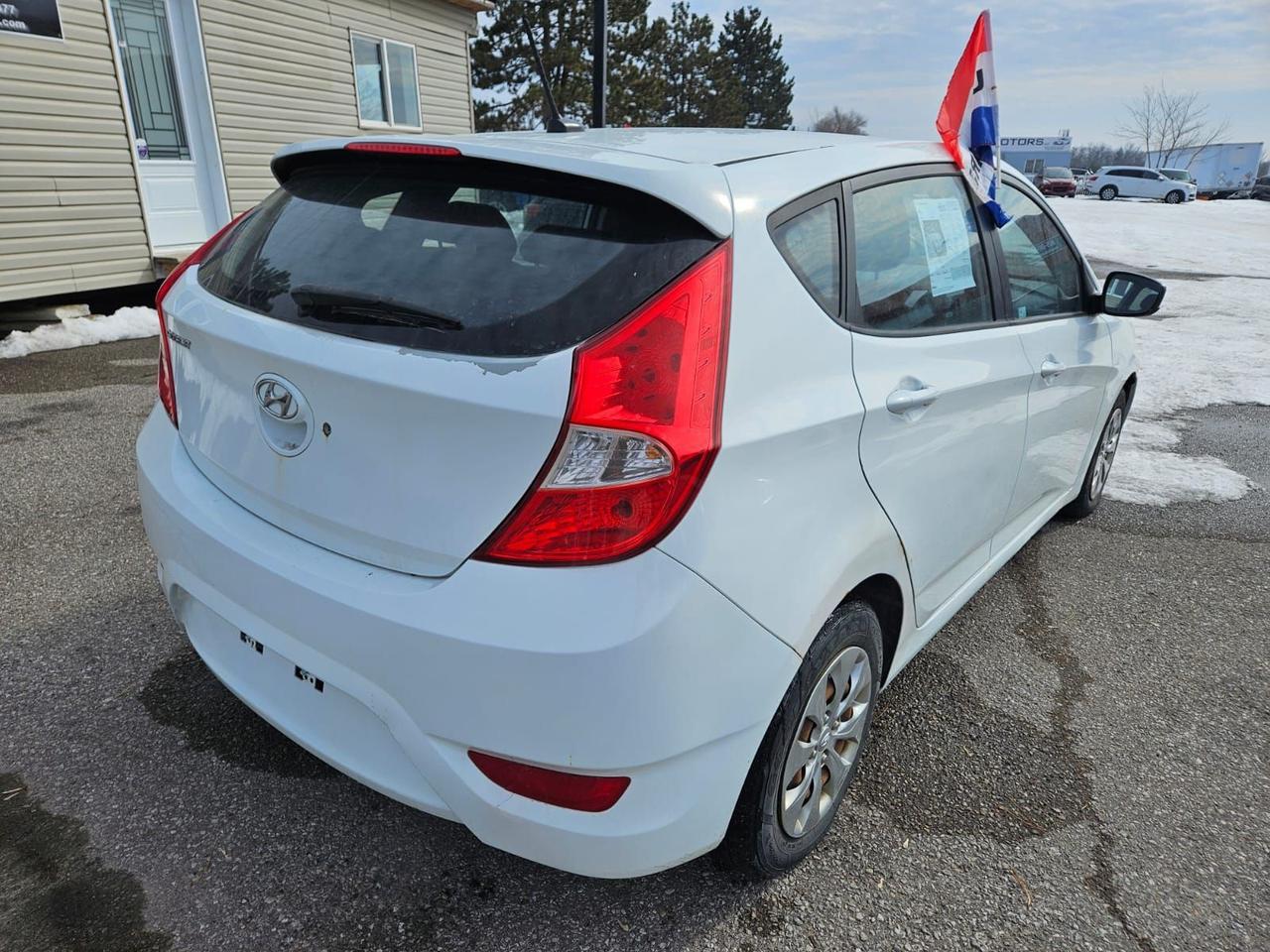 2016 Hyundai Accent 5DR HB AUTO GL Photo