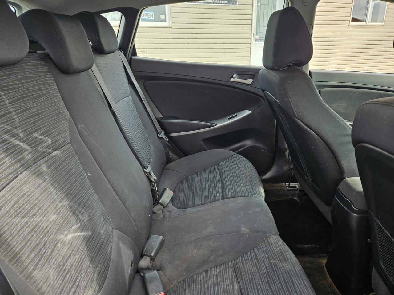 2016 Hyundai Accent 5DR HB AUTO GL Photo