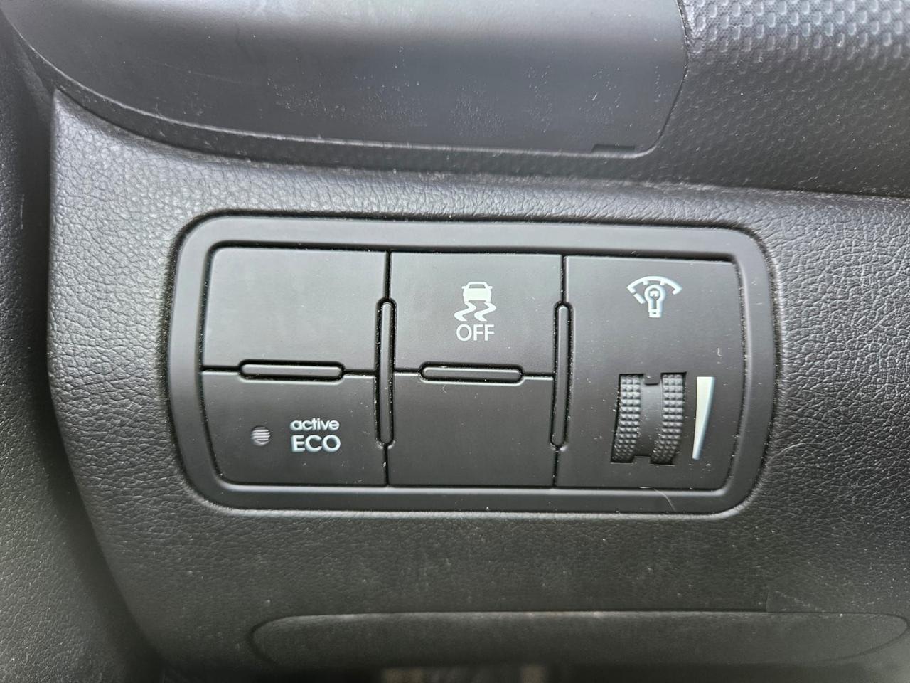 2016 Hyundai Accent 5DR HB AUTO GL Photo