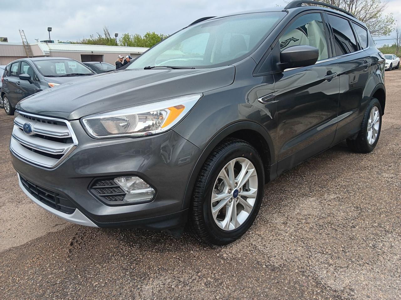 2018 Ford Escape SE AWD Large BU Cam Keyless Entry Power Seat - Photo #3