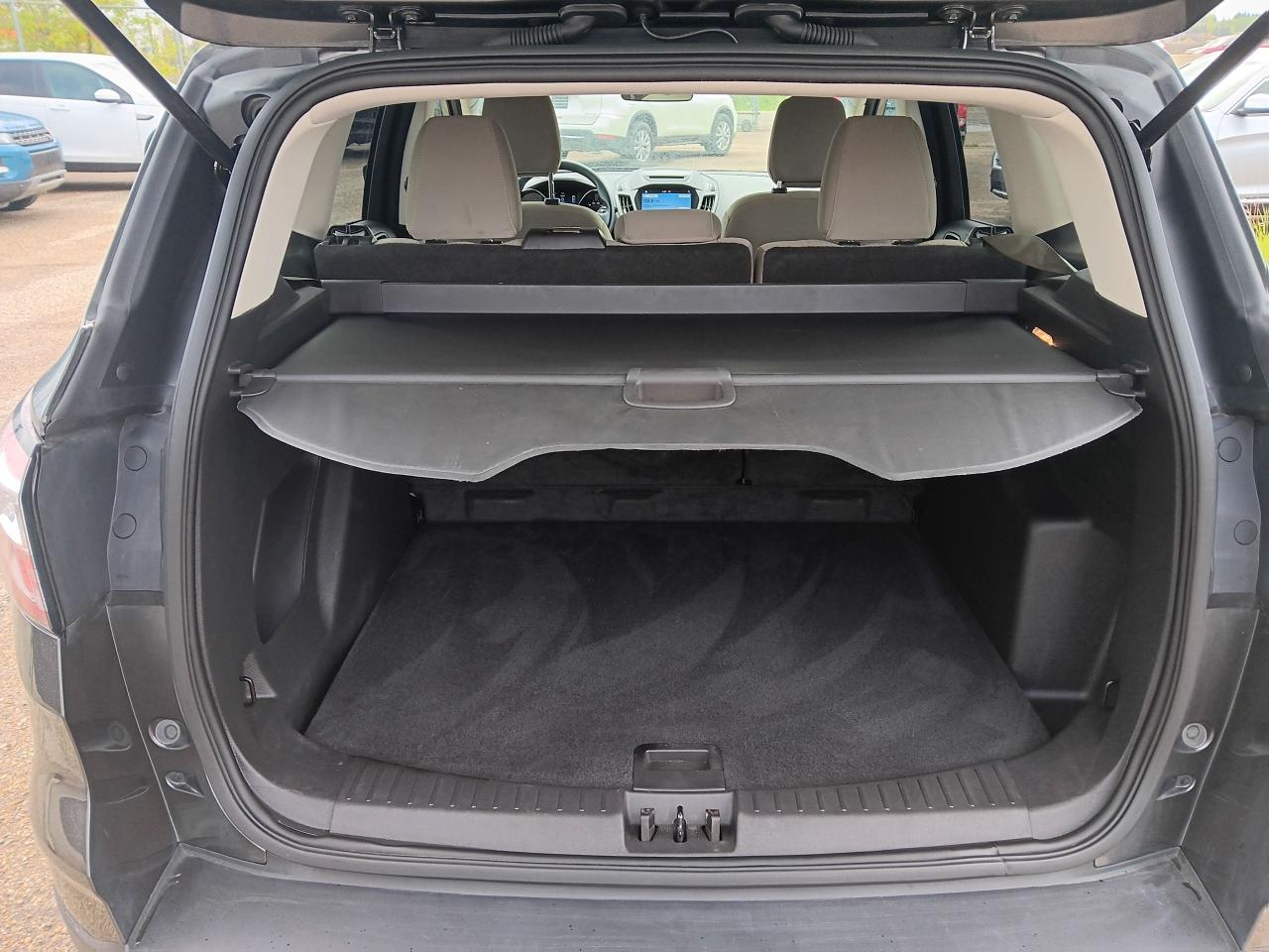 2018 Ford Escape SE AWD Large BU Cam Keyless Entry Power Seat - Photo #8