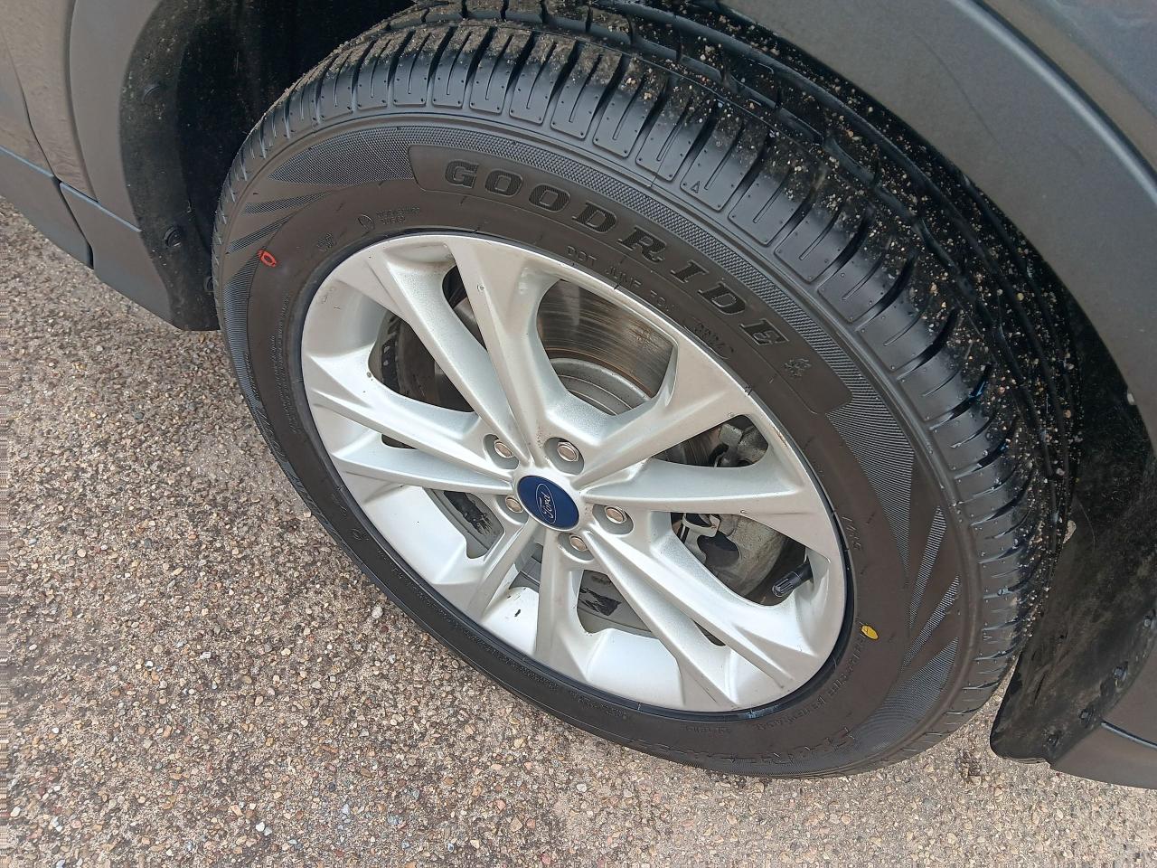 2018 Ford Escape SE AWD Large BU Cam Keyless Entry Power Seat - Photo #11