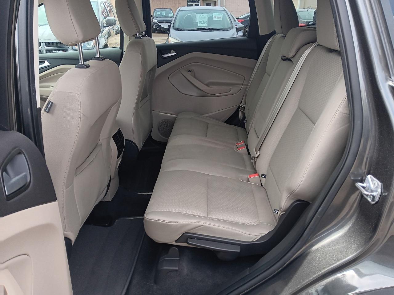 2018 Ford Escape SE AWD Large BU Cam Keyless Entry Power Seat - Photo #17