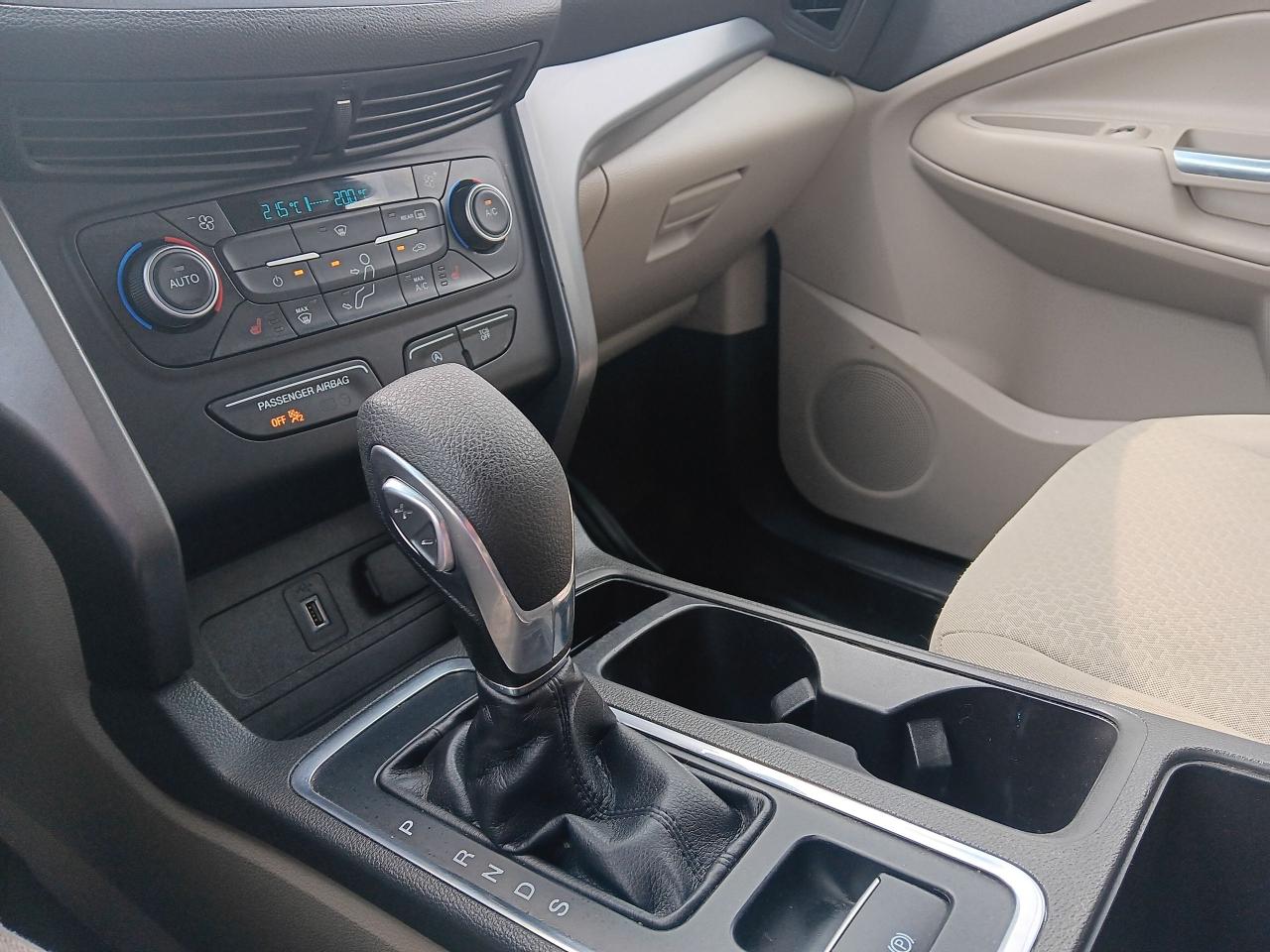 2018 Ford Escape SE AWD Large BU Cam Keyless Entry Power Seat - Photo #18