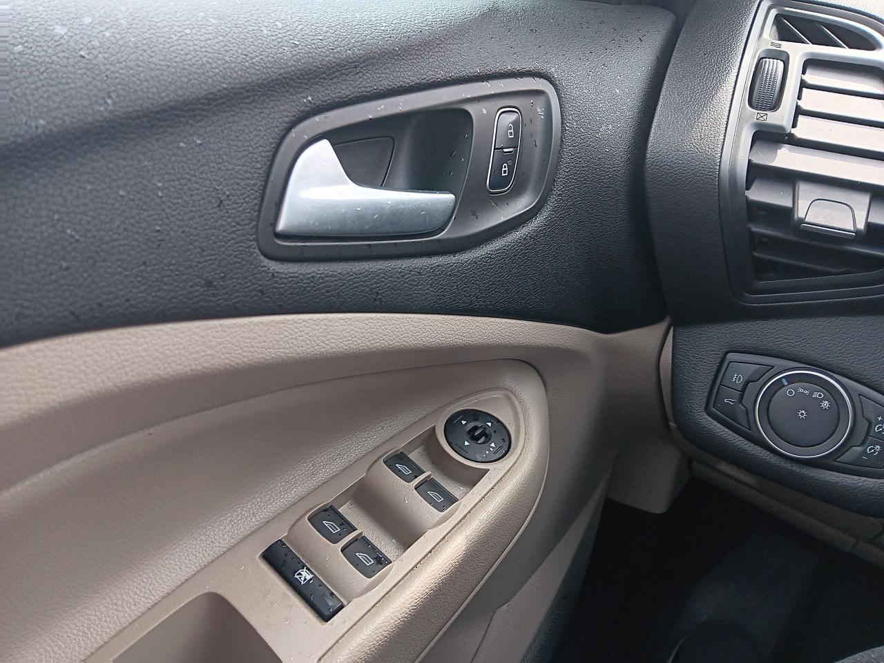 2018 Ford Escape SE AWD Large BU Cam Keyless Entry Power Seat - Photo #20