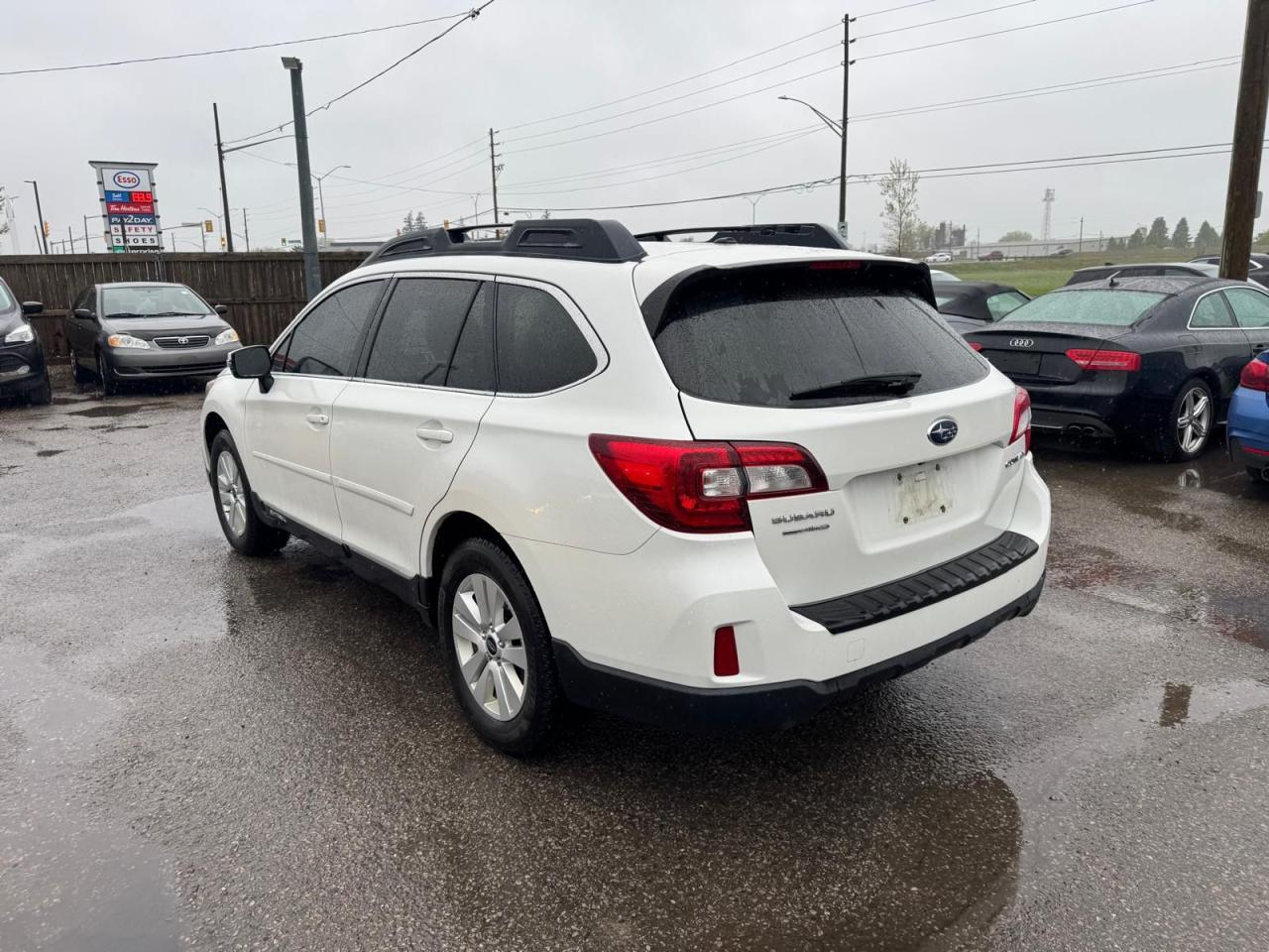 2016 Subaru Outback 2.5i TOURING, 2 SET WHEELS, MANUAL, ONE OWNER - Photo #3