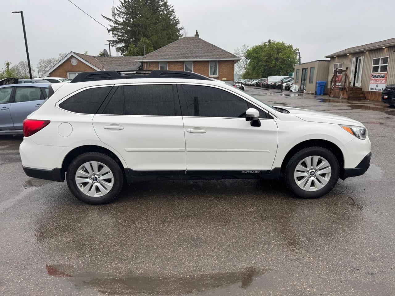 2016 Subaru Outback 2.5i TOURING, 2 SET WHEELS, MANUAL, ONE OWNER - Photo #6
