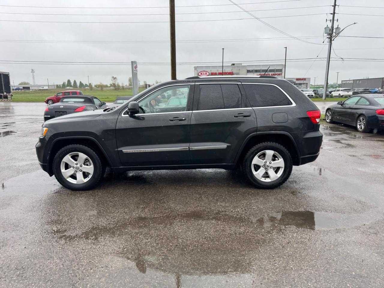 2011 Jeep Grand Cherokee Laredo, LOADED, RUNS GREAT, CERTIFIED - Photo #2