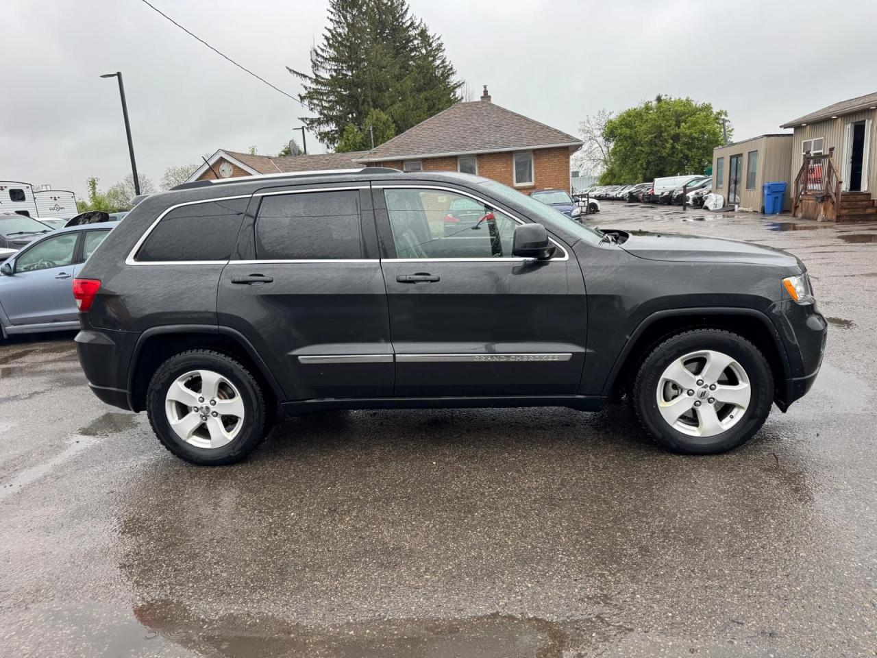 2011 Jeep Grand Cherokee Laredo, LOADED, RUNS GREAT, CERTIFIED - Photo #6