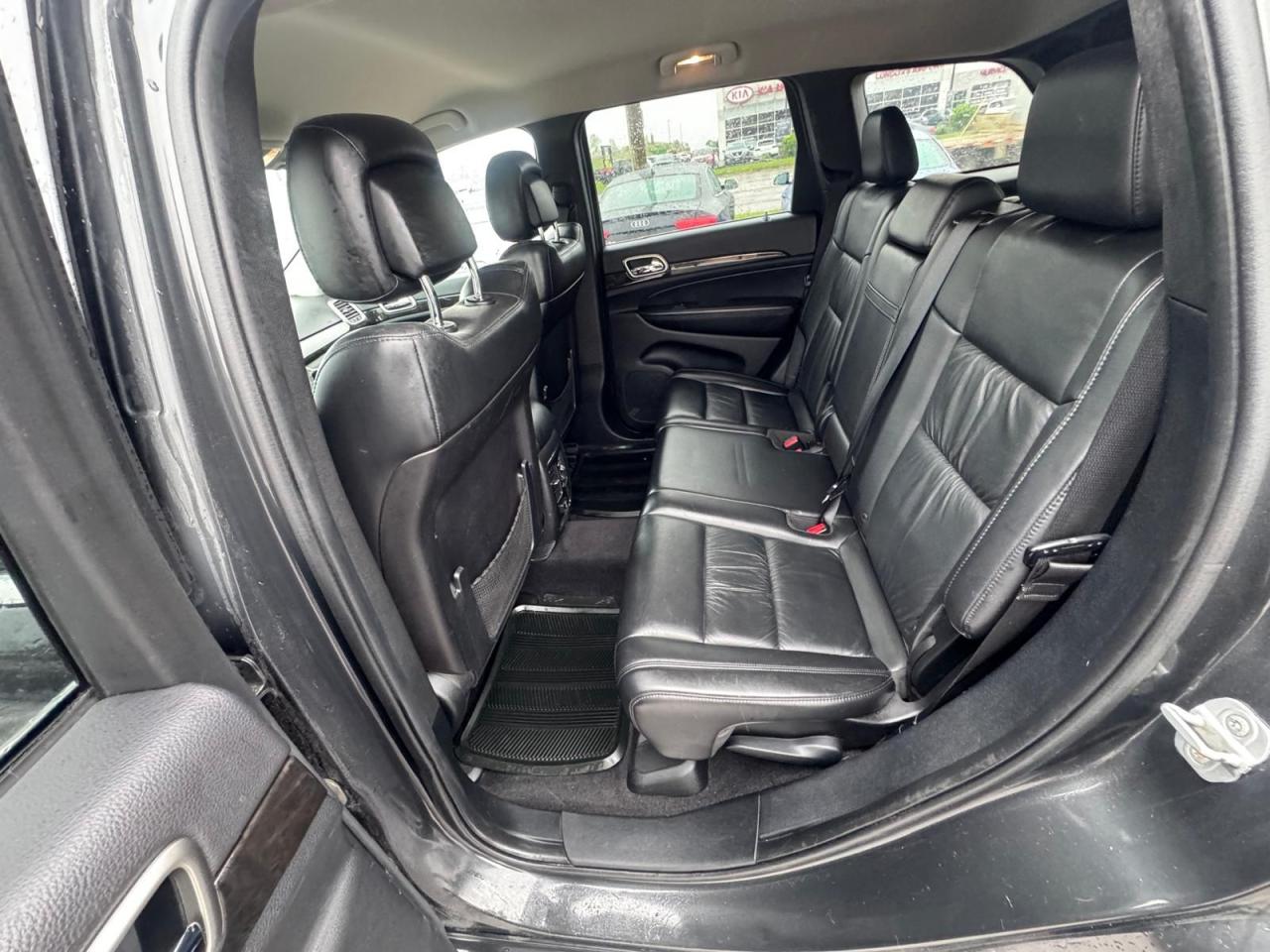 2011 Jeep Grand Cherokee Laredo, LOADED, RUNS GREAT, CERTIFIED - Photo #12