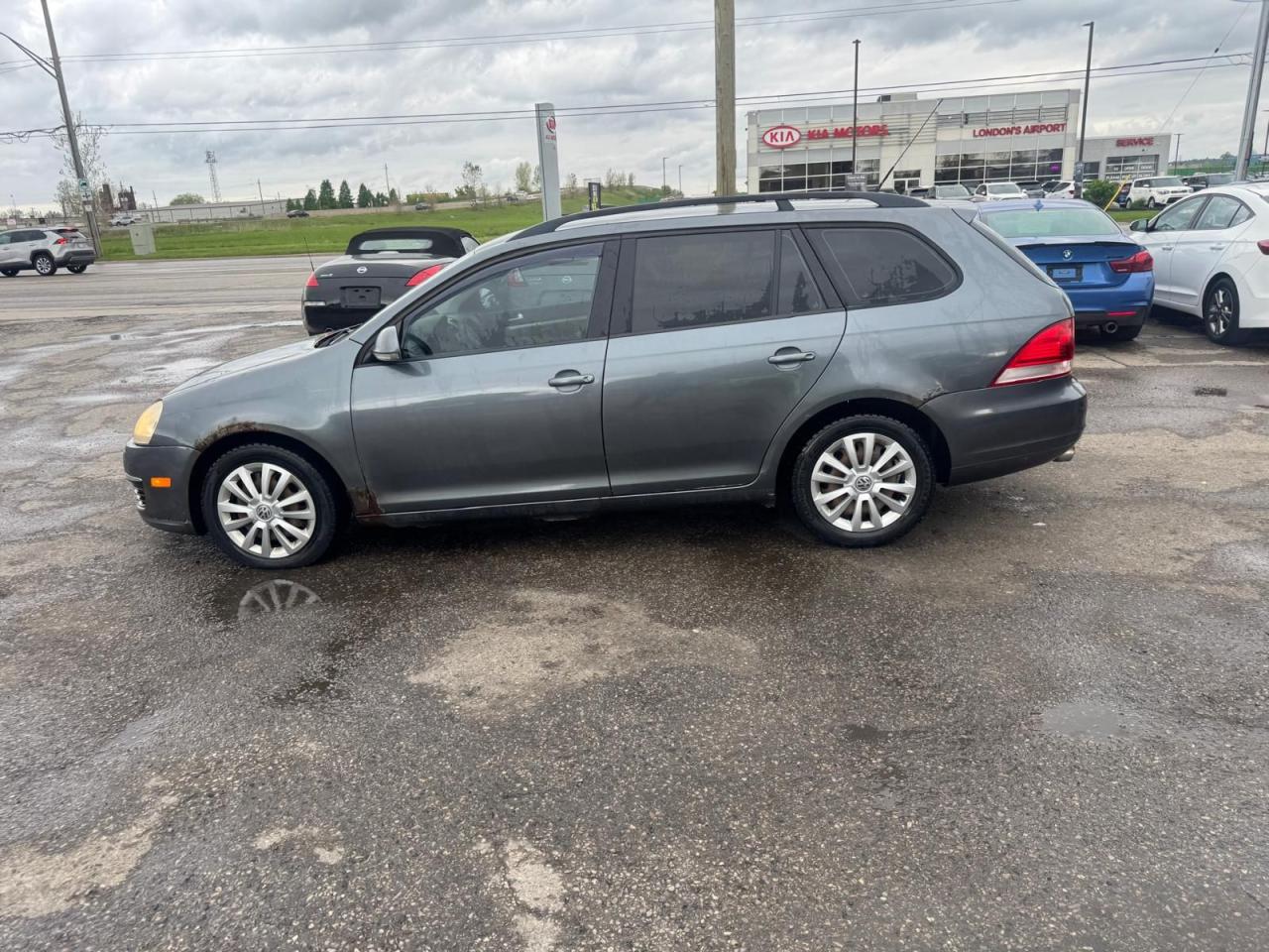2009 Volkswagen Jetta Wagon trendline - Photo #2