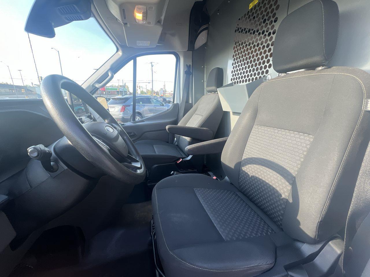 2020 Ford Transit 250 2 PASSENGER, APPLE CARPLAY/ANDROID AUTO, BACK UP CAM, BLUETOOTH, CRUISE CONTROL!! Photo