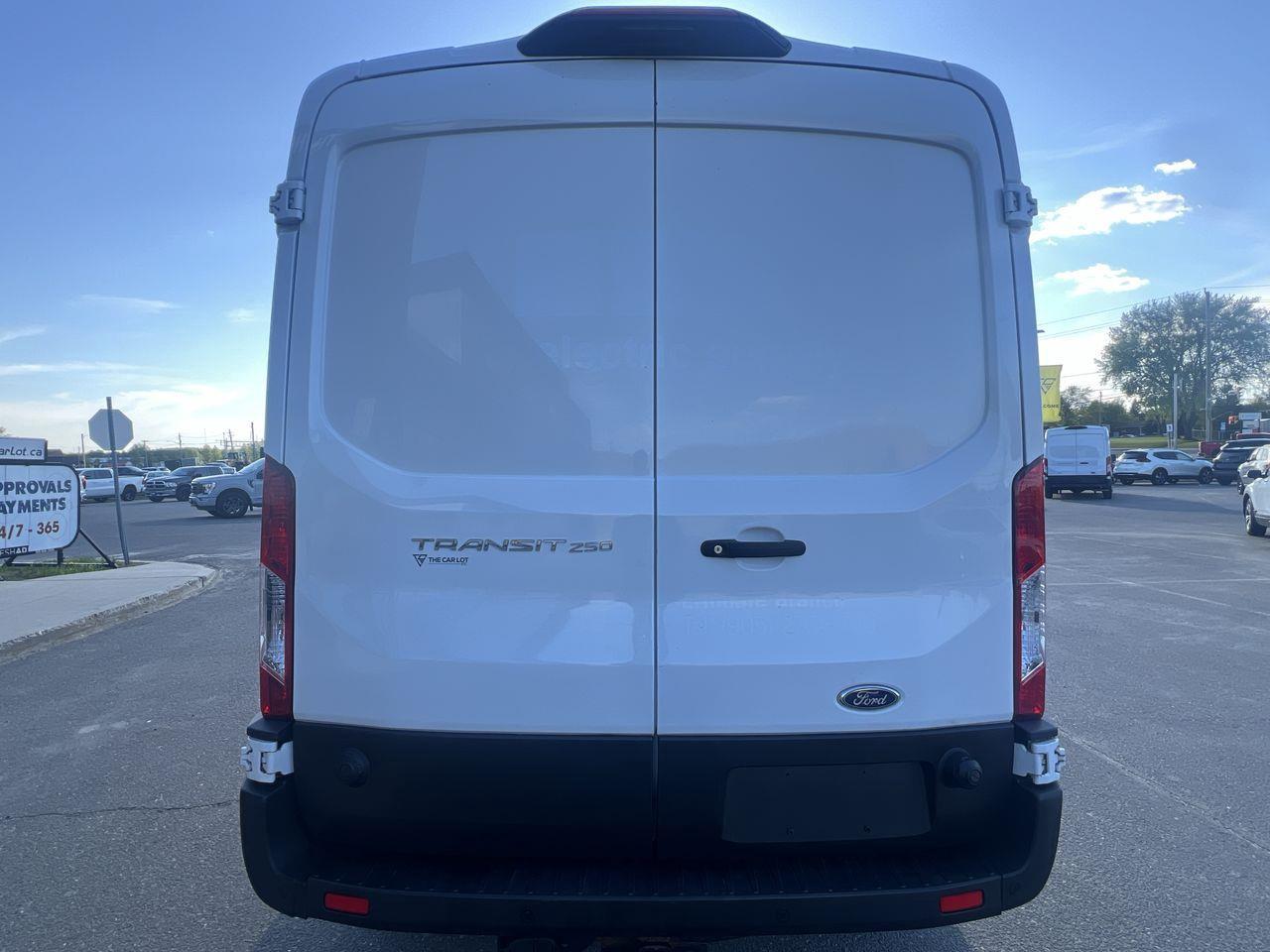 2020 Ford Transit 250 2 PASSENGER, APPLE CARPLAY/ANDROID AUTO, BACK UP CAM, BLUETOOTH, CRUISE CONTROL!! Photo