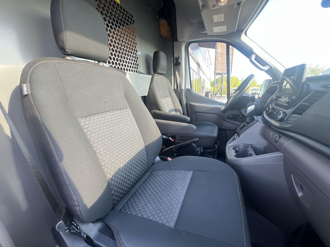 2020 Ford Transit 250 2 PASSENGER, APPLE CARPLAY/ANDROID AUTO, BACK UP CAM, BLUETOOTH, CRUISE CONTROL!! Photo