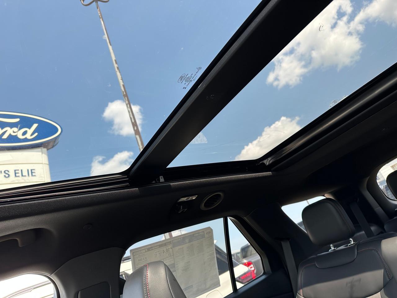 2025 Ford Explorer ST-LINE 4WD Photo5