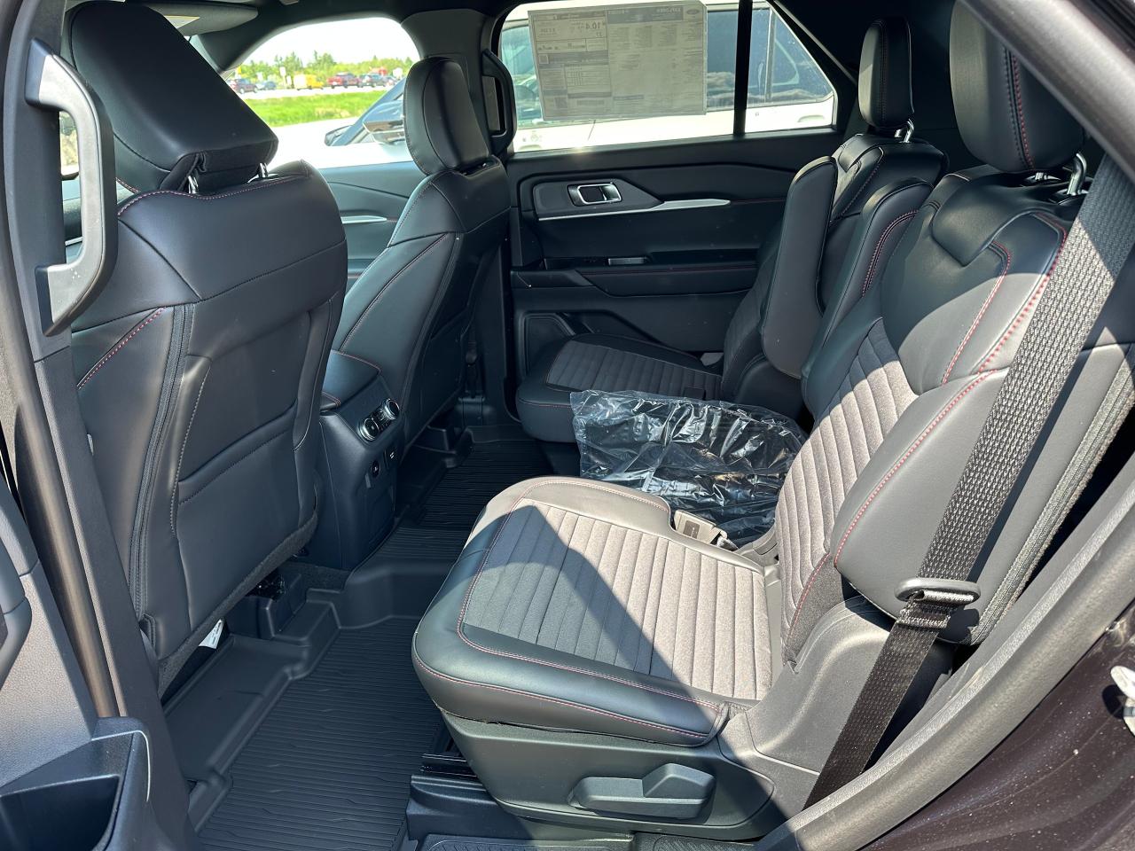 2025 Ford Explorer ST-LINE 4WD Photo5