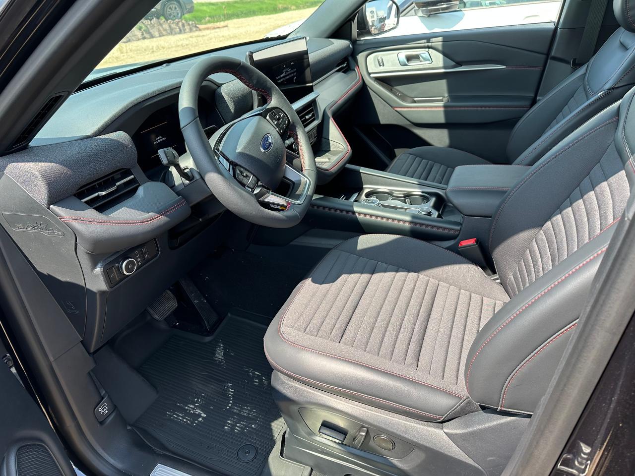 2025 Ford Explorer ST-LINE 4WD Photo5