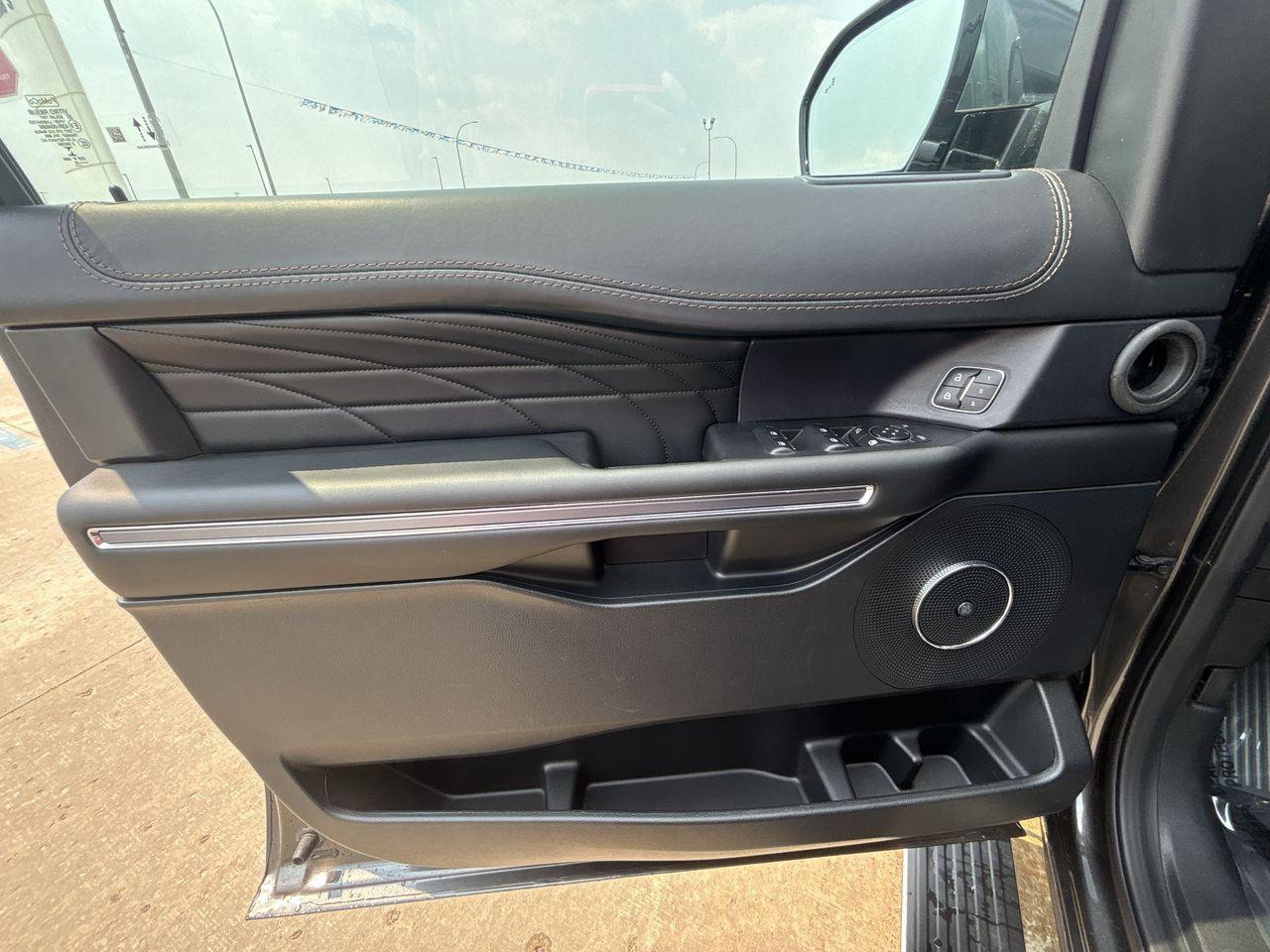 2021 Ford Expedition Platinum 4x4 Photo5