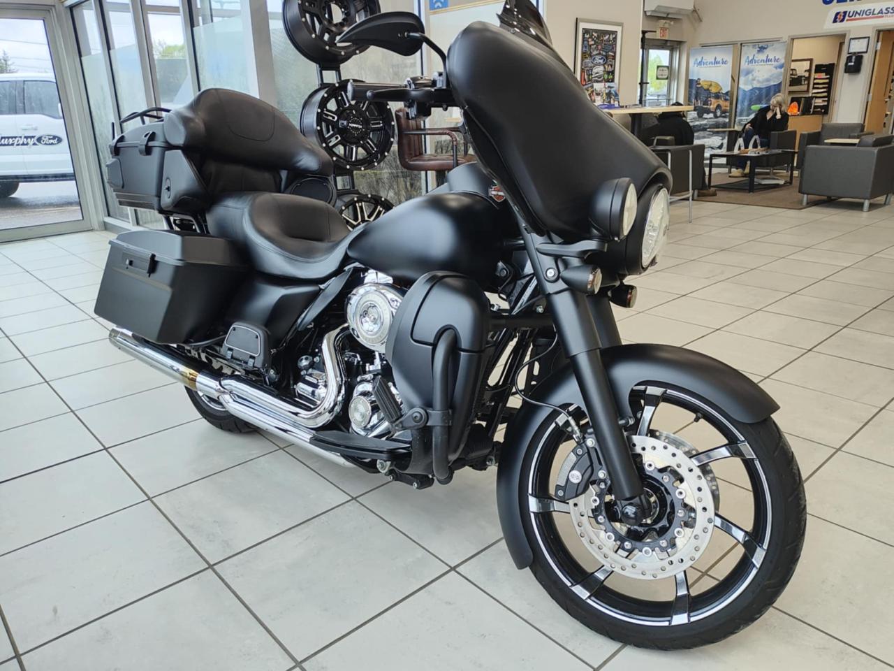 2011 Harley-Davidson XL883 N XL883N