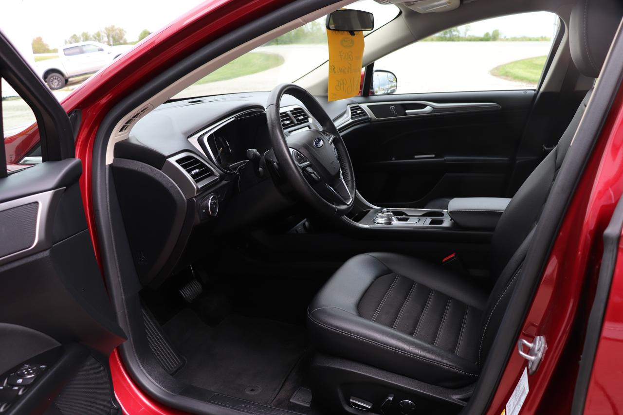 2017 Ford Fusion SE 4dr Sdn  FWD Photo5