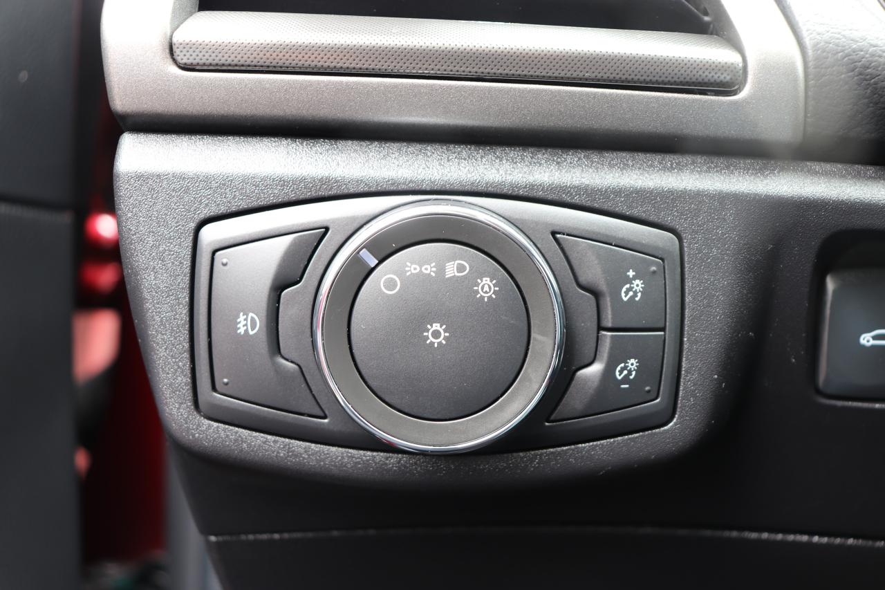 2017 Ford Fusion SE 4dr Sdn  FWD Photo5