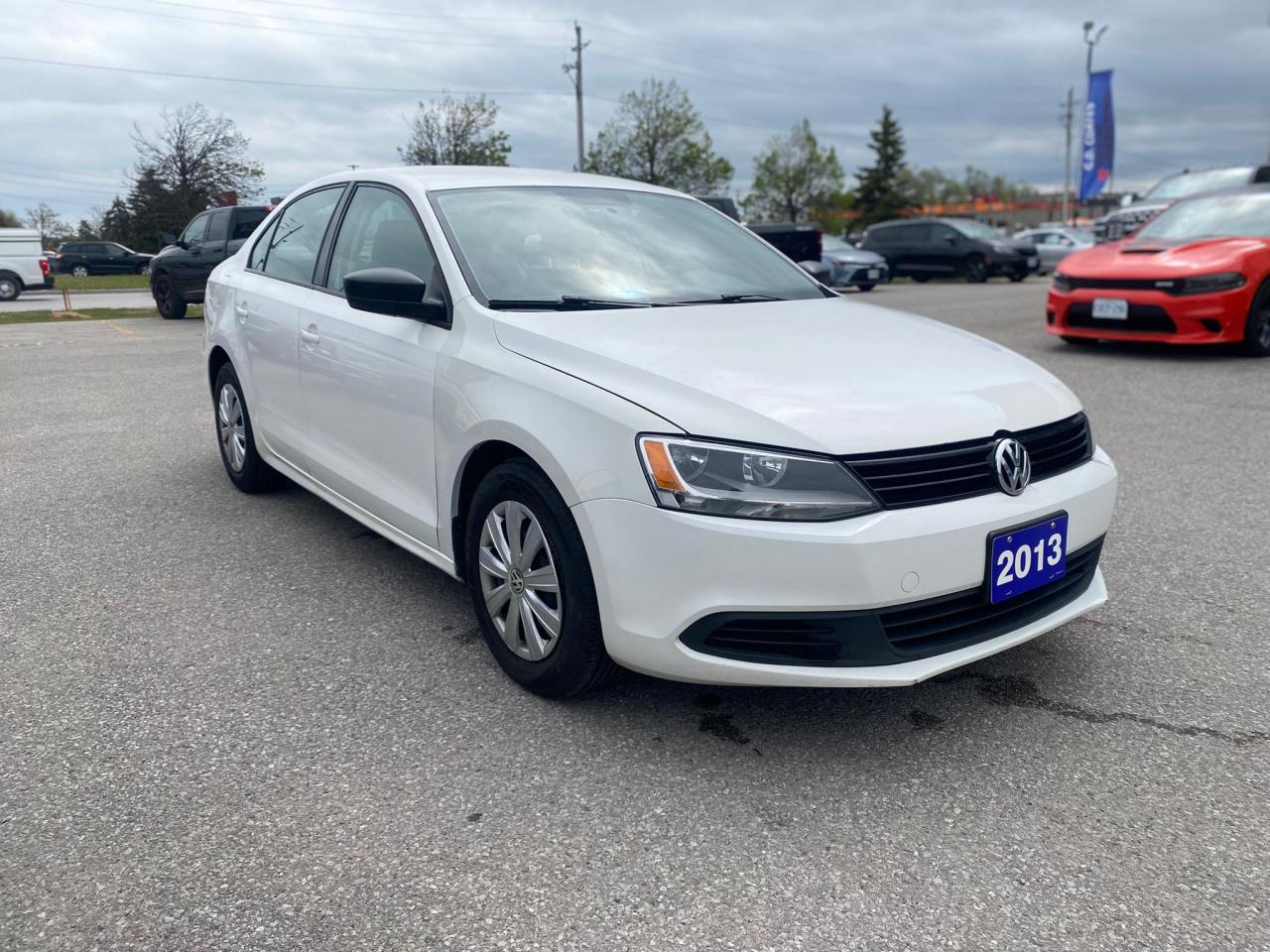 2013 Volkswagen Jetta Sedan Heated Seats ~Bluetooth ~ Power windows + Locks Photo3