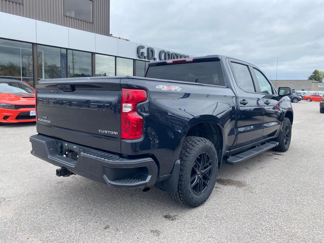 2022 Chevrolet Silverado 1500 Custom Crew Cab 4x4 ~Bluetooth ~Backup Camera Photo3