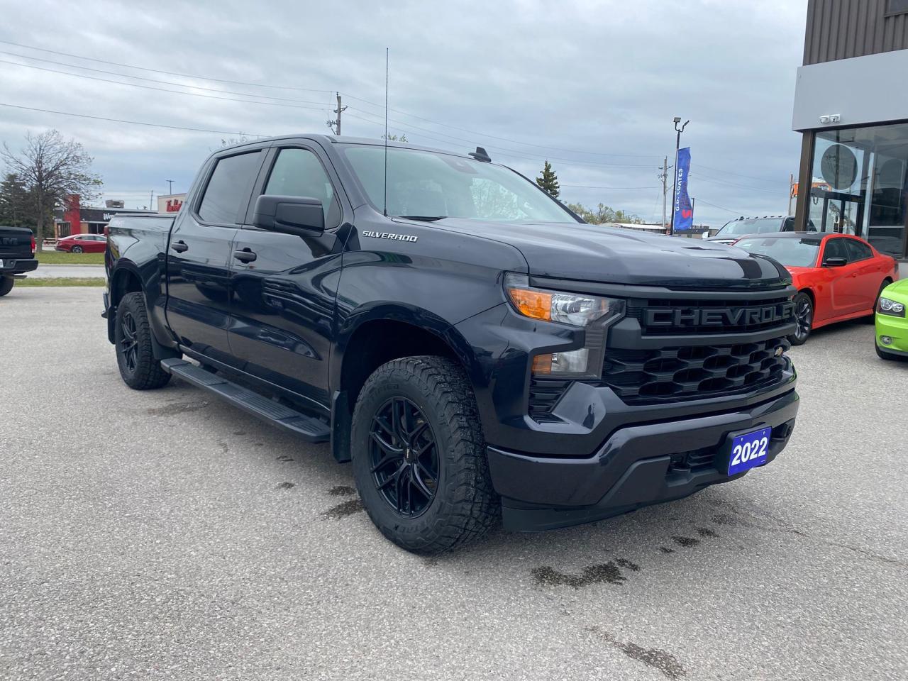 2022 Chevrolet Silverado 1500 Custom Crew Cab 4x4 ~Bluetooth ~Backup Camera Photo4