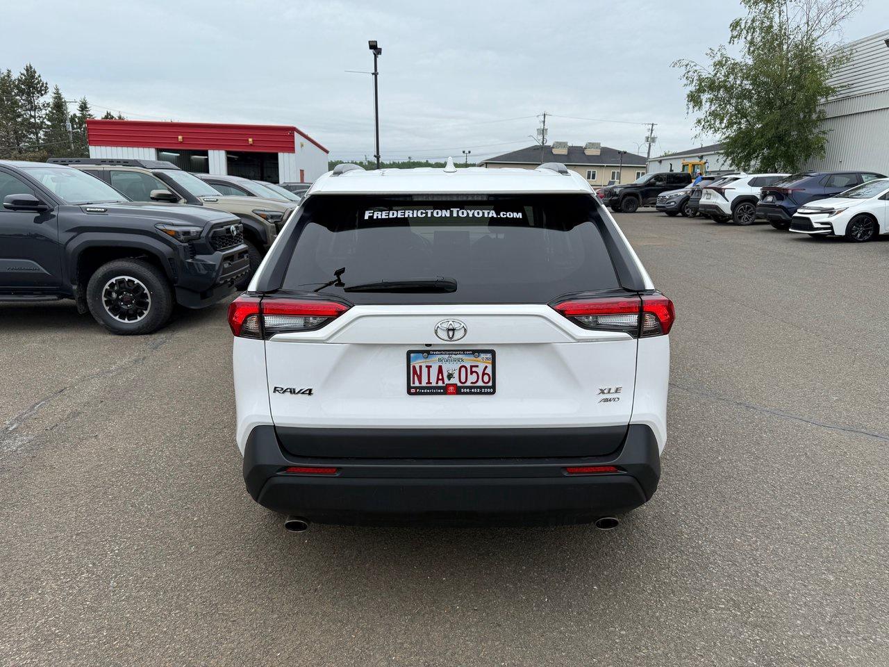 2022 Toyota RAV4 XLE Photo