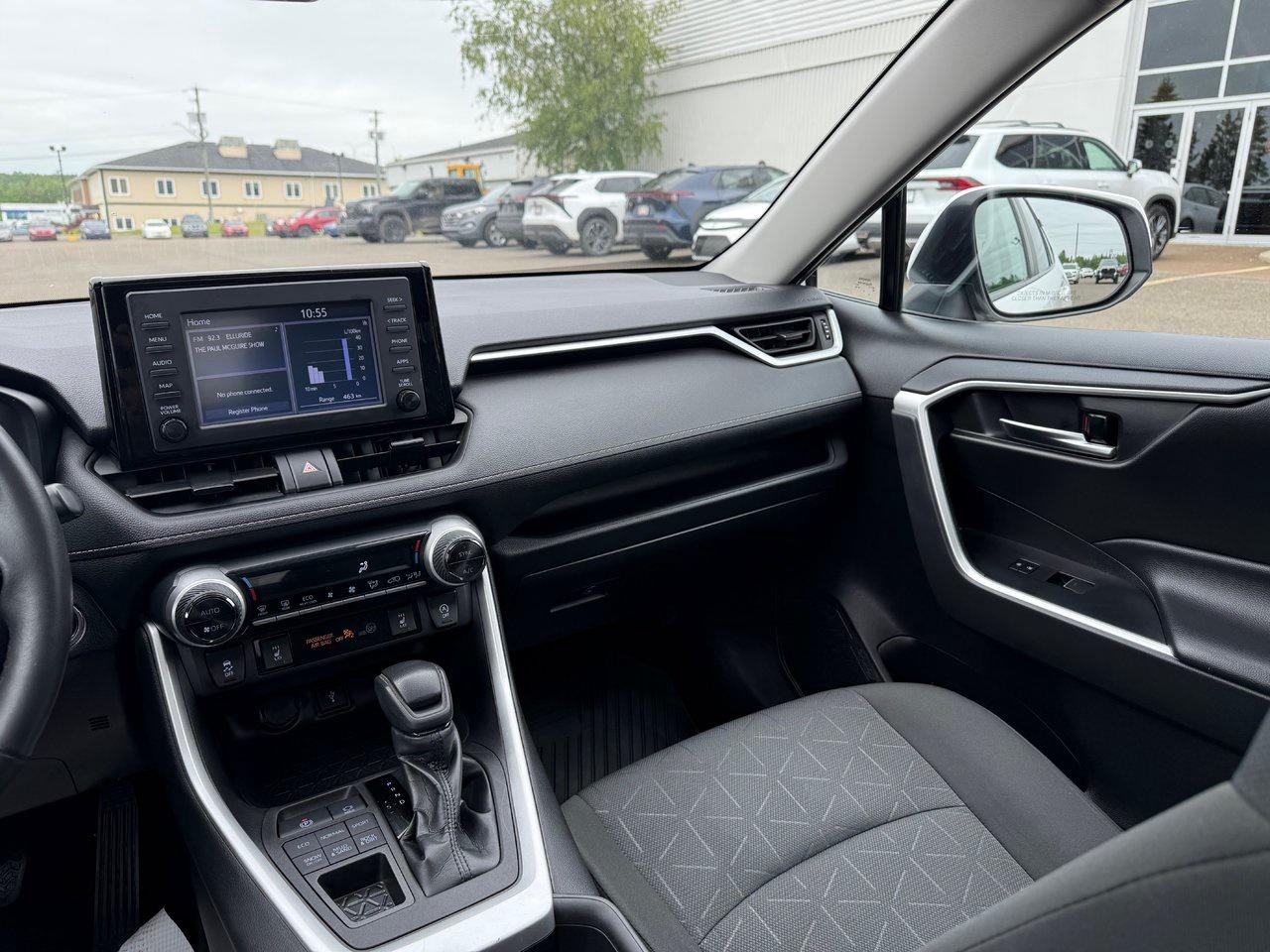 2022 Toyota RAV4 XLE Photo