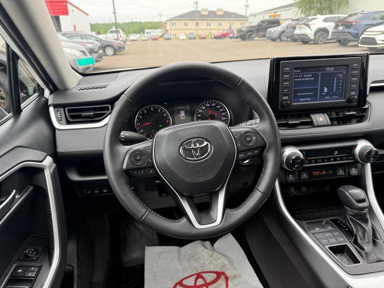 2022 Toyota RAV4 XLE Photo