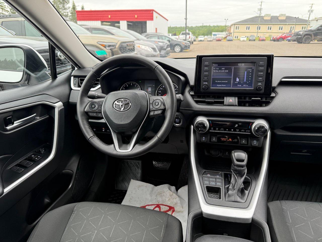 2022 Toyota RAV4 XLE Photo