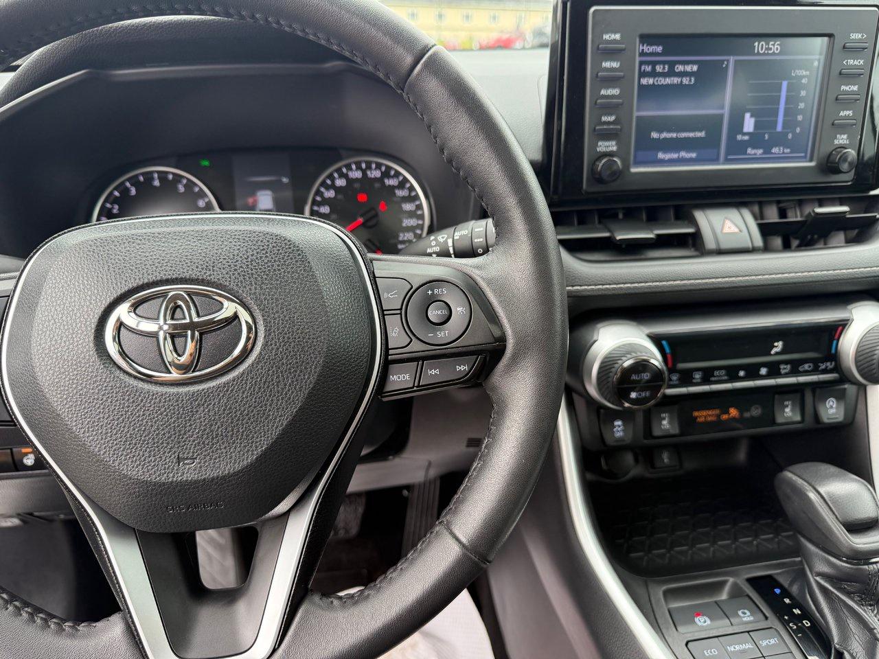 2022 Toyota RAV4 XLE Photo