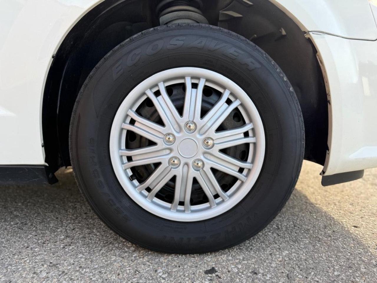 2011 Dodge Grand Caravan SXT | CLEAN CARFAX | LOW MILEAGE | STOW N GO - Photo #10
