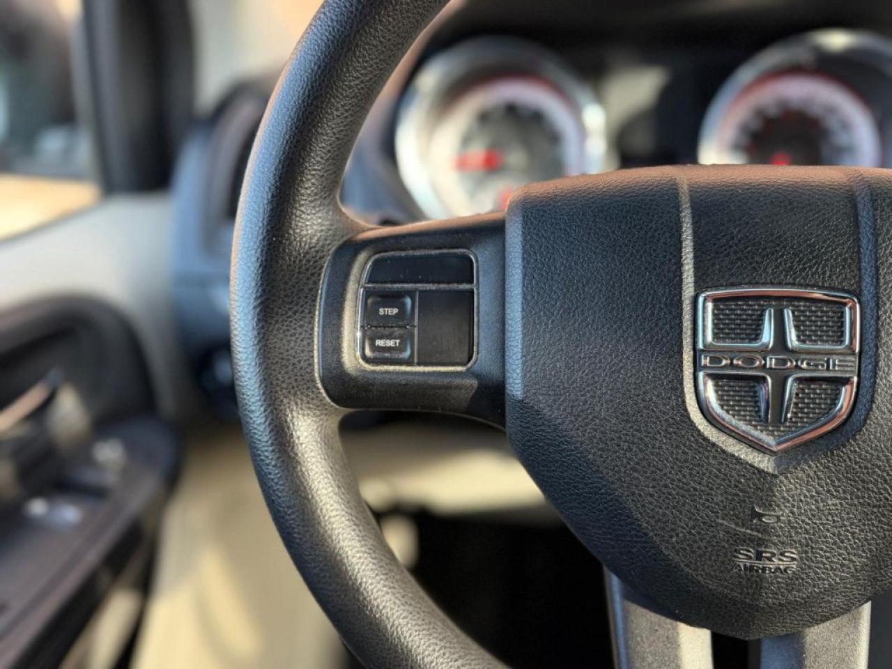 2011 Dodge Grand Caravan SXT | CLEAN CARFAX | LOW MILEAGE | STOW N GO - Photo #18
