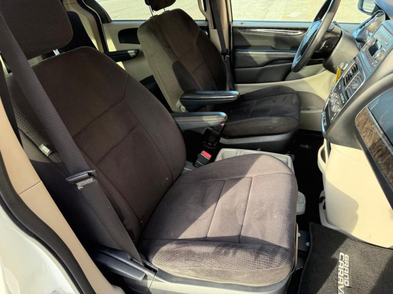 2011 Dodge Grand Caravan SXT | CLEAN CARFAX | LOW MILEAGE | STOW N GO - Photo #24