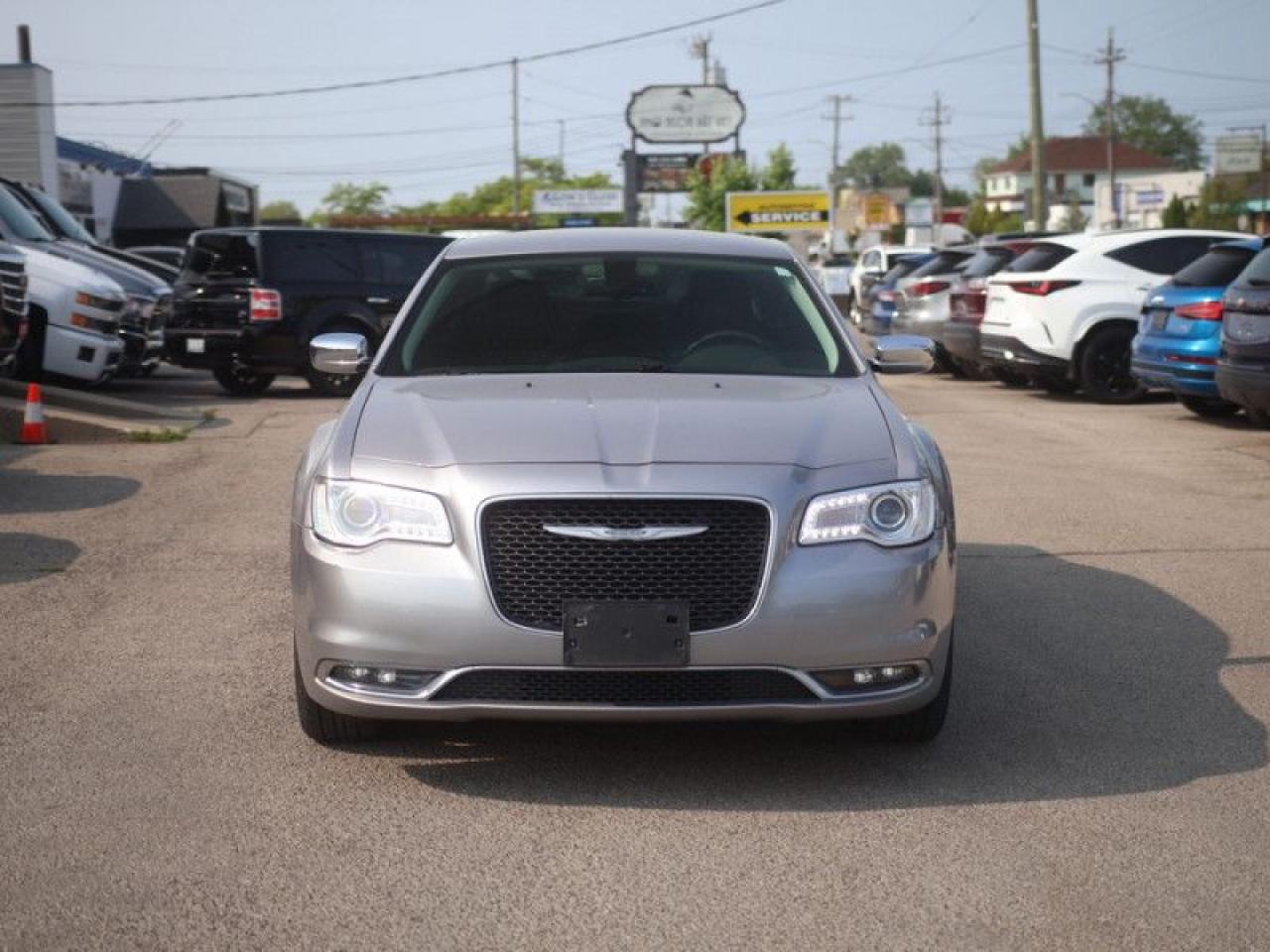 2016 Chrysler 300 C  **COOLED SEATS - ALL WHEEL DRIVE** Photo4