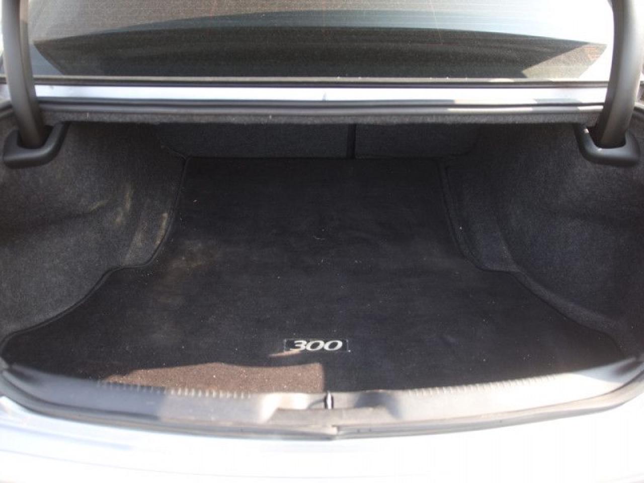2016 Chrysler 300 C  **COOLED SEATS - ALL WHEEL DRIVE** Photo