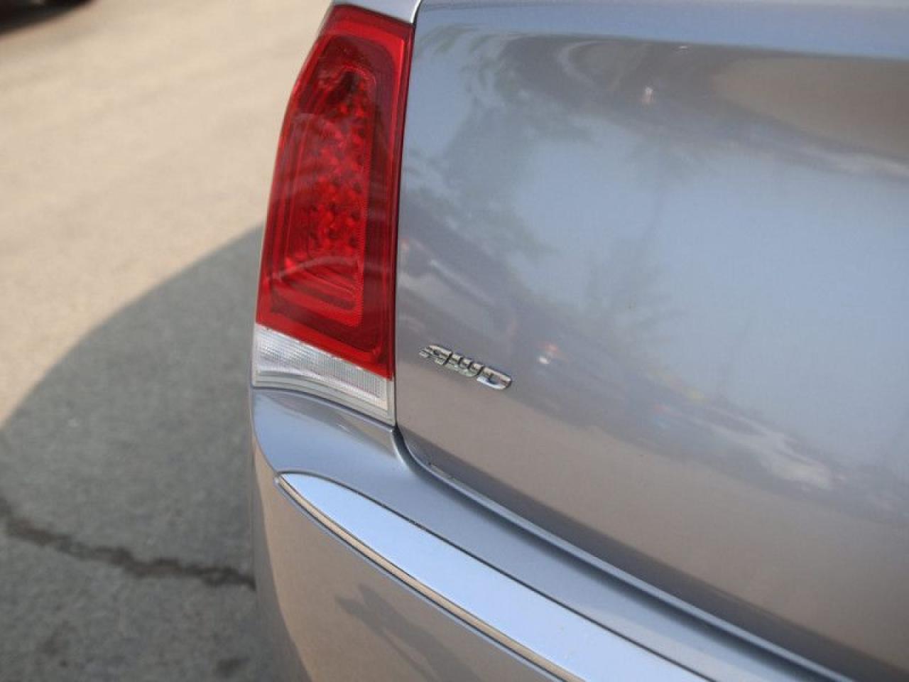 2016 Chrysler 300 C  **COOLED SEATS - ALL WHEEL DRIVE** Photo